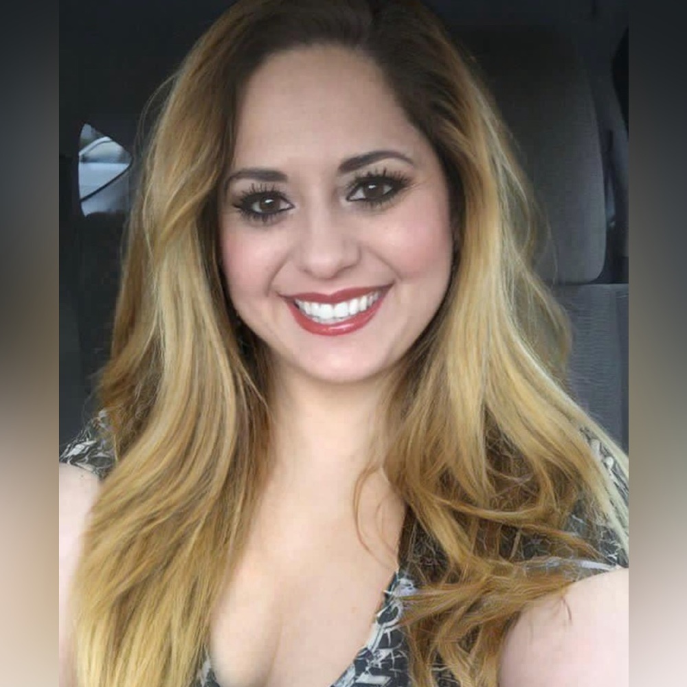 Meet your Posher, Gabriela